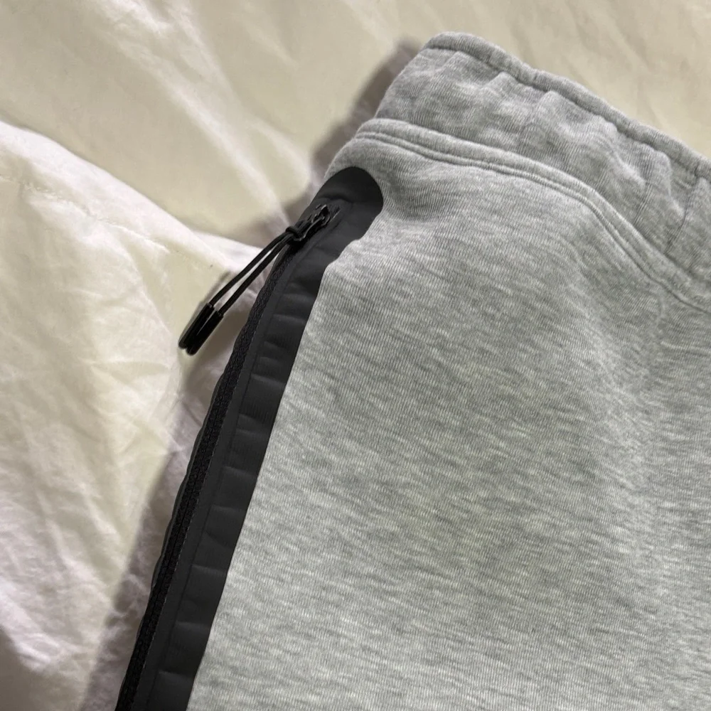 Nike Men's Athletic Gray Shorts - Picture 3 of 4